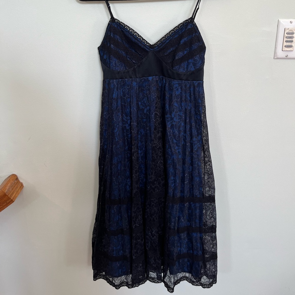 Betsey Johnson blue & black sleeveless lace overlay dress Y2K circa 2006 Size 4